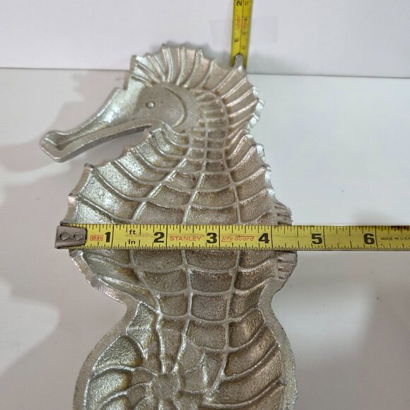 Heavy Metal Silver Seahorse 3 dimensional tray 10" - Picture 3 of 4